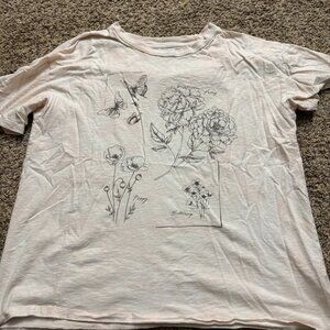 American Eagle Women's graphic tee